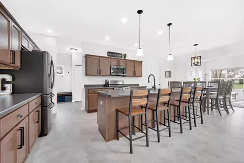 2452 Kerry Dr, Valparaiso, IN 46385 photo 8