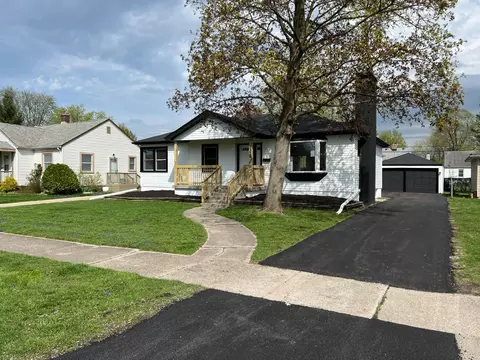 8339 Walnut Dr, Munster, IN 46321 photo 2
