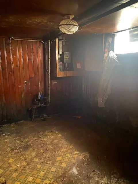 2490 Delaware St, Gary, IN 46407 photo 9