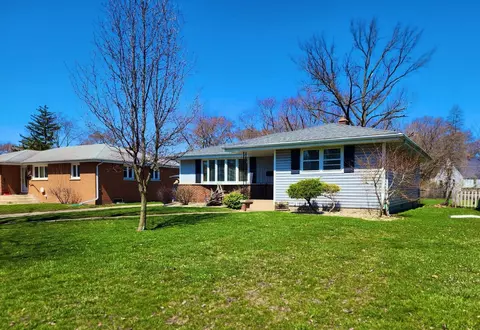 1625 Tulip Ln, Munster, IN 46321 photo 2