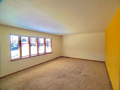 1625 Tulip Ln, Munster, IN 46321 photo 4