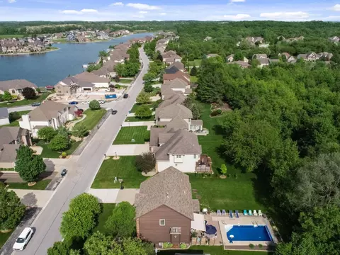 8333 Doubletree Dr, Crown Point, IN 46307 photo 17