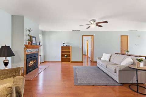 1163 Carol St, Burns Harbor, IN 46304 photo 8