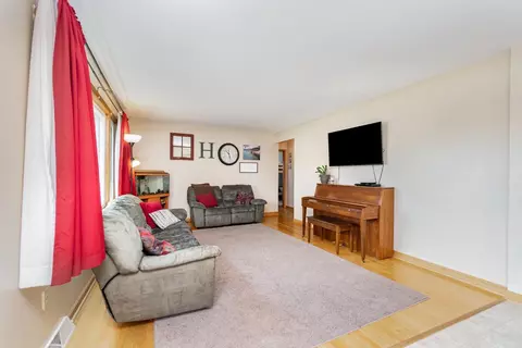1022 N Jay St, Griffith, IN 46319 photo 4