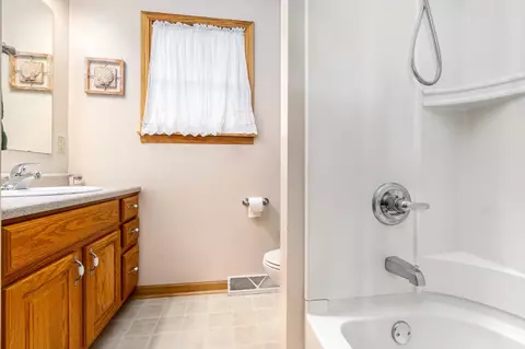 1022 N Jay St, Griffith, IN 46319 photo 17
