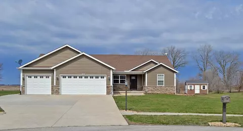 490 S Meadow Ln, Wheatfield, IN 46392 photo 2