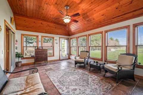 123 E Junco Dr, Kouts, IN 46347 photo 9