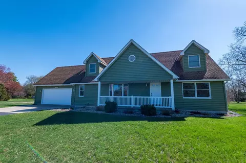 11097 Sandpiper St, De Motte, IN 46310 photo 1