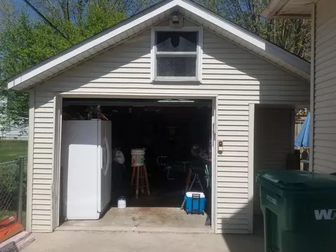 407 E Maple Ave, La Porte, IN 46350 photo 24