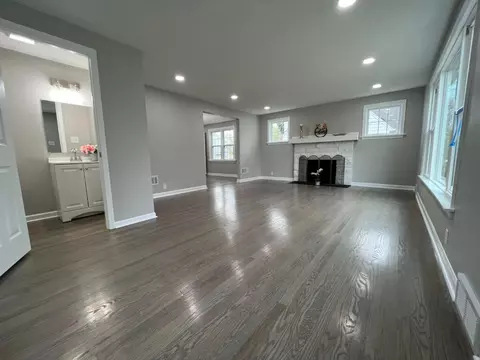8411 Walnut Dr, Munster, IN 46321 photo 5