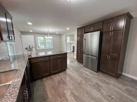 8411 Walnut Dr, Munster, IN 46321 photo 9