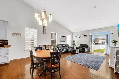 10443 Red Oak Dr, Saint John, IN 46373 photo 7