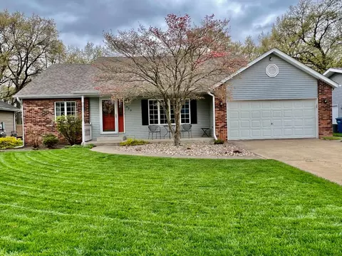 420 N Lillian St, Griffith, IN 46319 photo 1