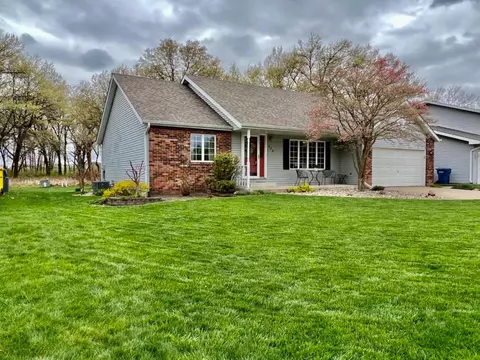420 N Lillian St, Griffith, IN 46319 photo 2