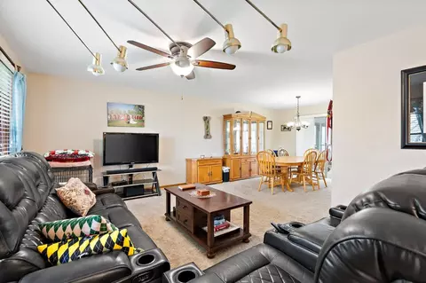 921 Harrison Pl, Dyer, IN 46311 photo 3