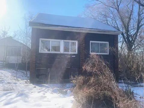 555 W 22nd Pl, Gary, IN 46407