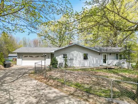 6484 N 500, Rolling Prairie, IN 46371 photo 3