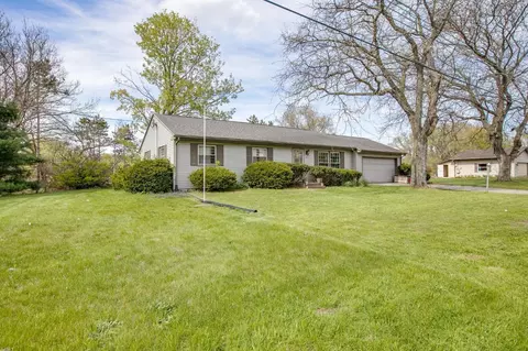 213 E Ludlow St, Rolling Prairie, IN 46371 photo 2