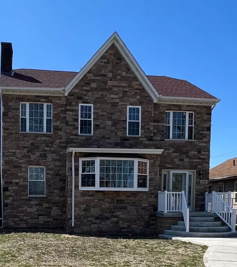718 Arthur St, Gary, IN 46404 photo 1