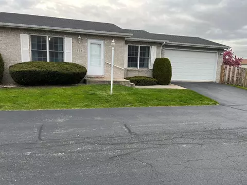 935 Windsor Ln, Dyer, IN 46311 photo 1