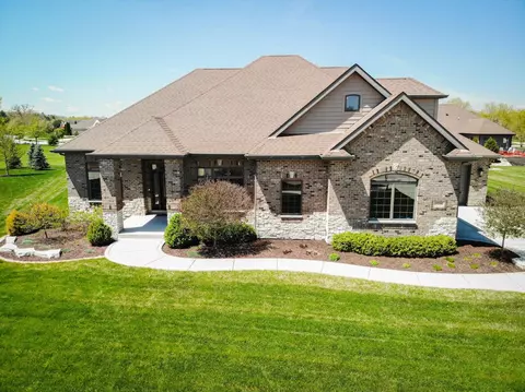 1515 Chalone Ct, Crown Point, IN 46307 photo 1