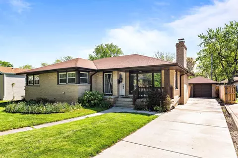 8315 Baring Ave, Munster, IN 46321 photo 2