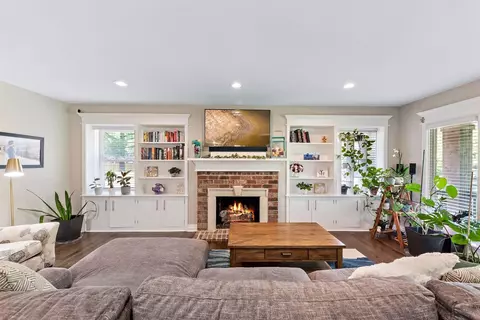 8315 Baring Ave, Munster, IN 46321 photo 4