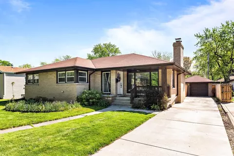 8315 Baring Ave, Munster, IN 46321 photo 2