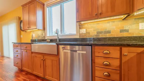 Kitchen - 546 Jenna Dr, Munster, IN 46321 photo 3 of 8