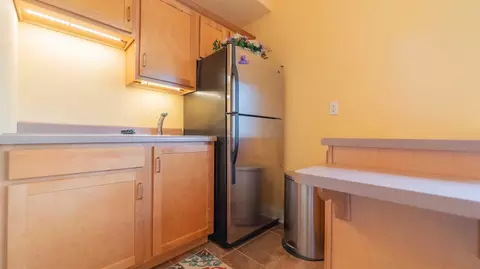 Kitchen - 546 Jenna Dr, Munster, IN 46321 photo 8 of 8