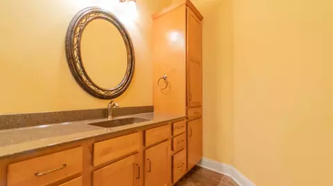 Bath - 546 Jenna Dr, Munster, IN 46321 photo 3 of 11