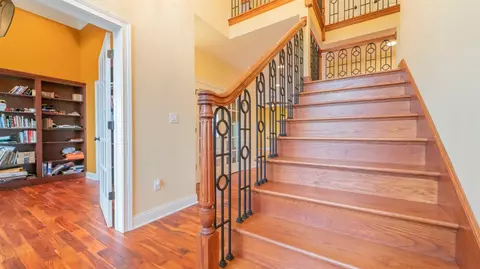 Entry Way - 546 Jenna Dr, Munster, IN 46321 photo 2 of 5