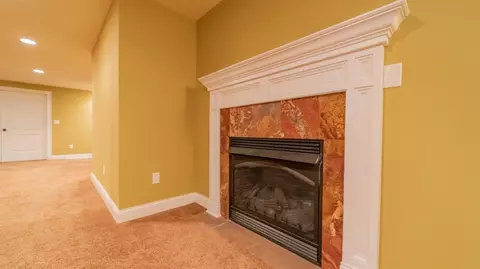 Living - 546 Jenna Dr, Munster, IN 46321 photo 4 of 4