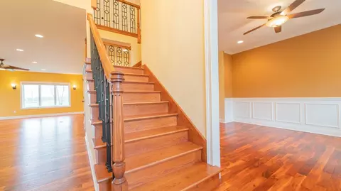 Entry Way - 546 Jenna Dr, Munster, IN 46321 photo 1 of 5