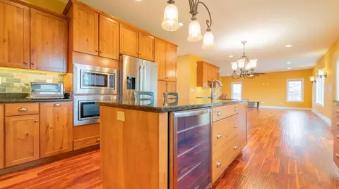 Kitchen - 546 Jenna Dr, Munster, IN 46321 photo 5 of 8