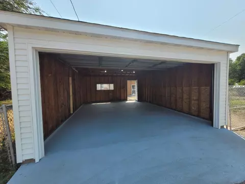 844 Polk St, Gary, IN 46402 photo 7