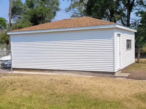 844 Polk St, Gary, IN 46402 photo 5