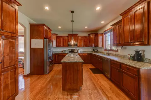10001 New Devon St, Munster, IN 46321 photo 8