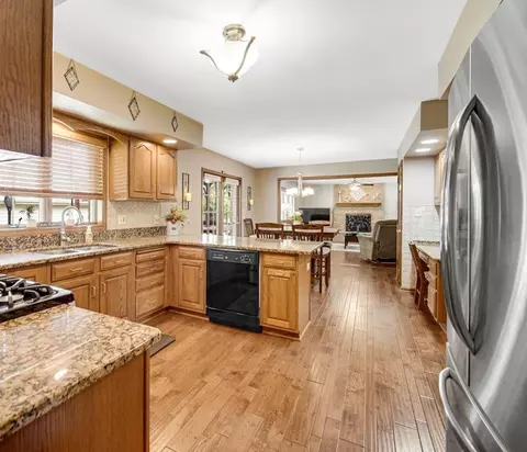 10216 Windfield Dr, Munster, IN 46321 photo 8