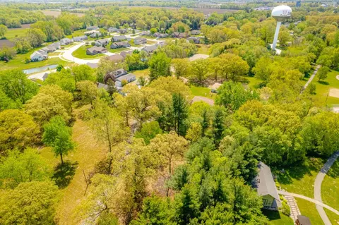 419 E Division St, De Motte, IN 46310 photo 14
