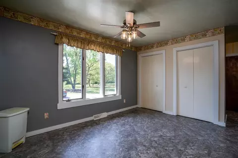 419 E Division St, De Motte, IN 46310 photo 19