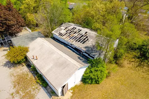 419 E Division St, De Motte, IN 46310 photo 7