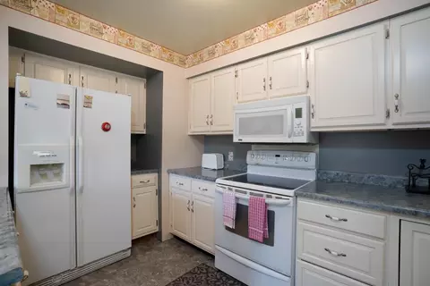 419 E Division St, De Motte, IN 46310 photo 22