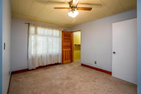 419 E Division St, De Motte, IN 46310 photo 28