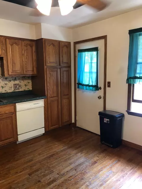 9615 Middlesex Rd, De Motte, IN 46310 photo 8