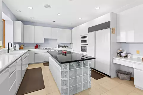 Kitchen - 13744 Jennings Ln, Crown Point, IN 46307 photo 5 of 6