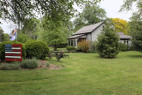 301 S Mineral Springs Rd, Porter, IN 46304 photo 1