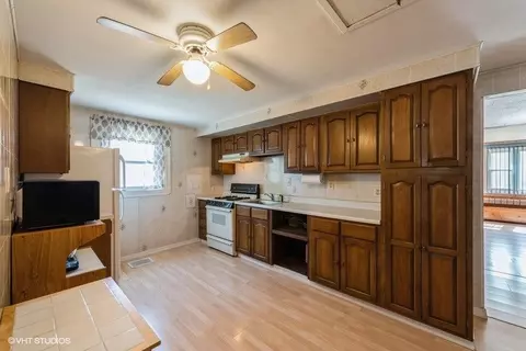 431 N Lindberg St, Griffith, IN 46319 photo 3