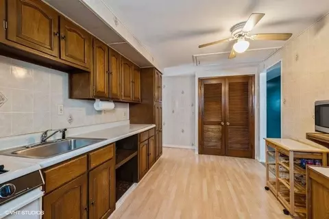 431 N Lindberg St, Griffith, IN 46319 photo 5