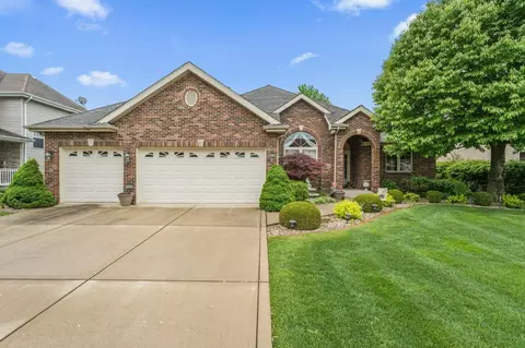 9842 Forest St, Dyer, IN 46311 photo 1